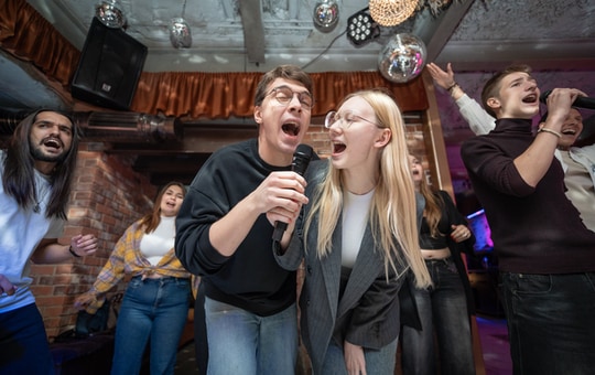 karaoke-vecherinka